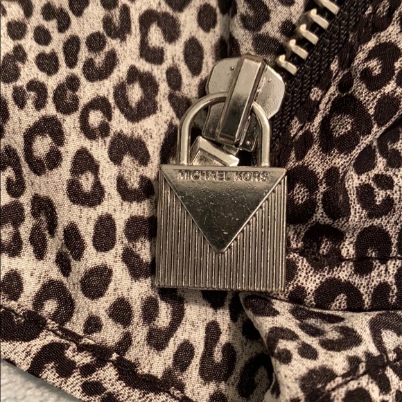 Michael Kors Roll-Tab Front Zip Cheetah Print Top - Picture 9 of 11